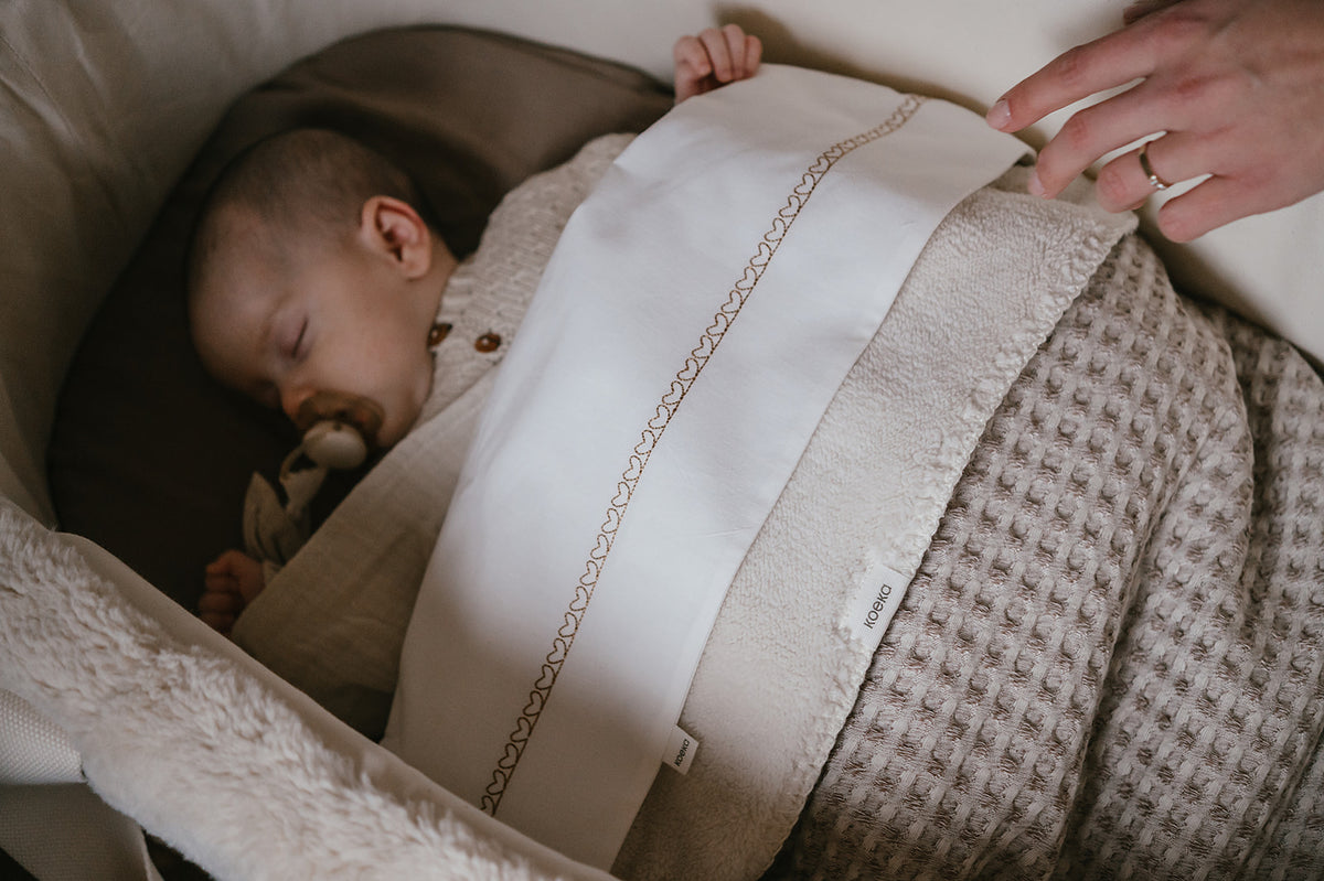Cot sheet Fall In Love honey