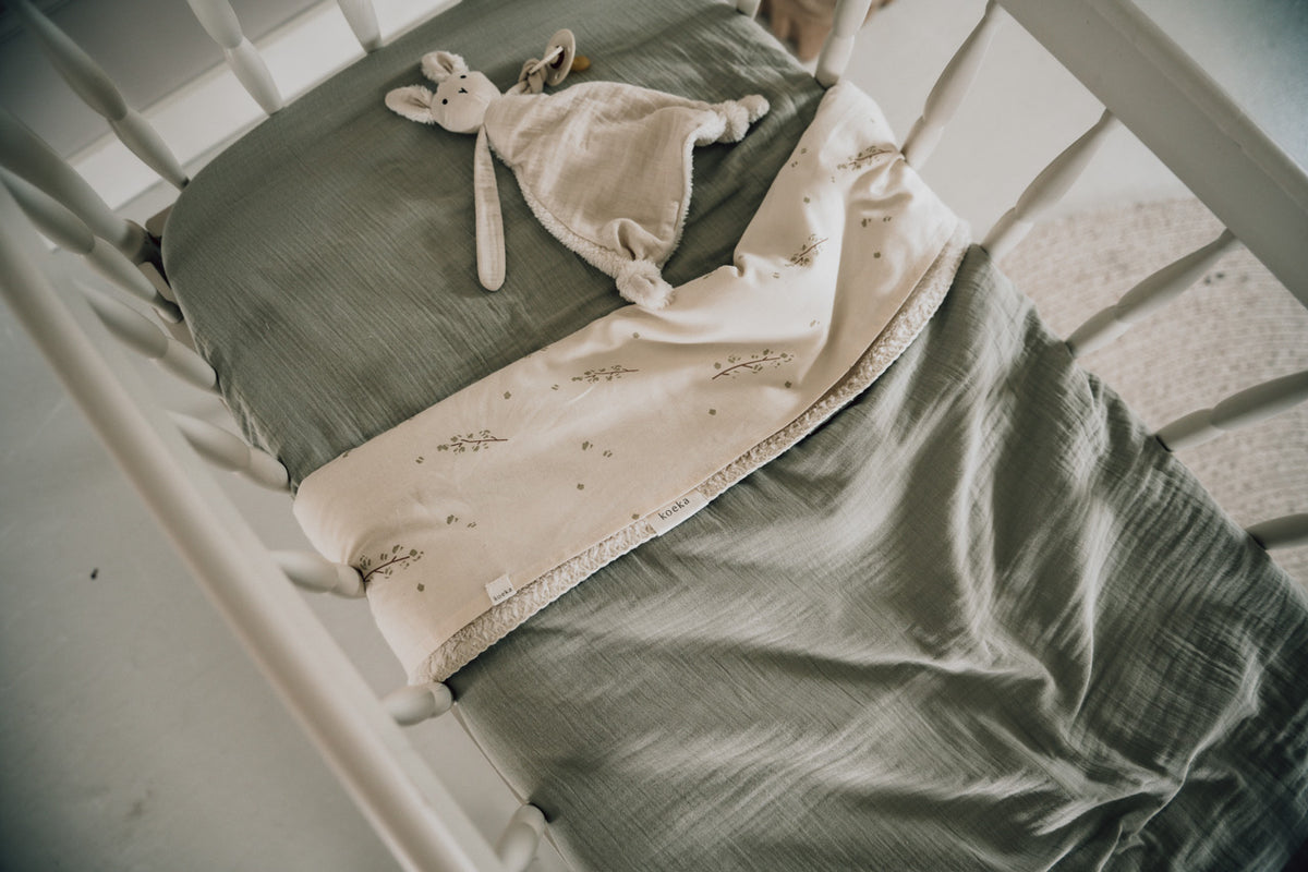 Bassinet sheet and fitted sheet ruffle combi pack sage