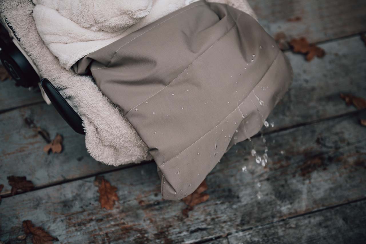 Footmuff 0+ 3/5 points teddy Calgary taupe